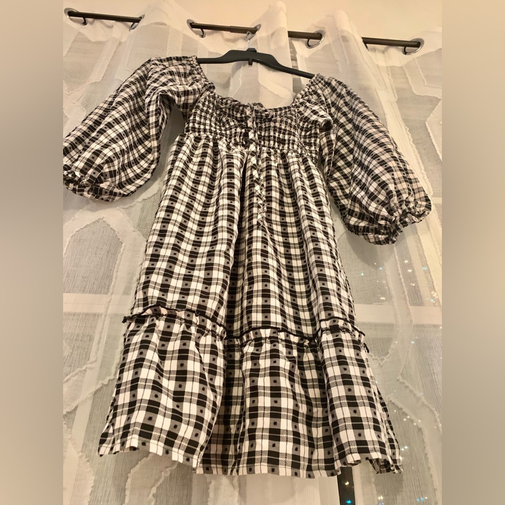 Knee high  dress with liner size small black and white